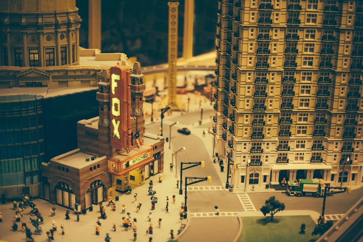 How to Build a Miniature Double-Decker Bus Diorama: A Beginner's Tutorial